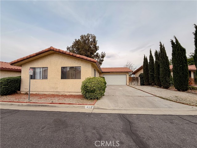 Detail Gallery Image 2 of 22 For 14312 Dover, Mojave,  CA 93501 - 2 Beds | 3 Baths