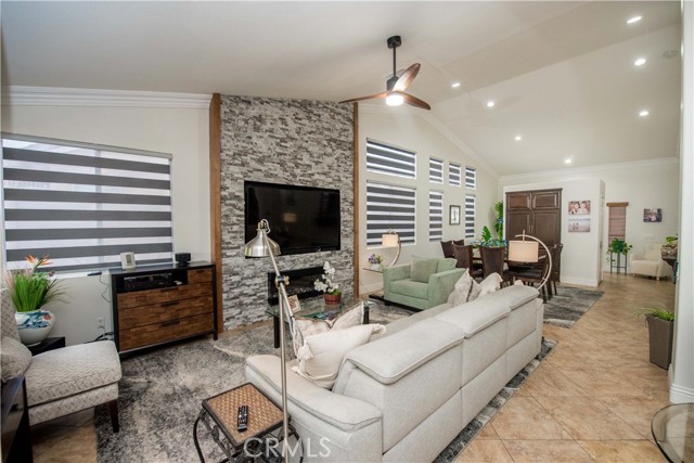 1151 Paseo Tasco Circle, Corona CA: https://media.crmls.org/medias/b203af01-cdab-4b4b-a29d-ecce9576dc43.jpg