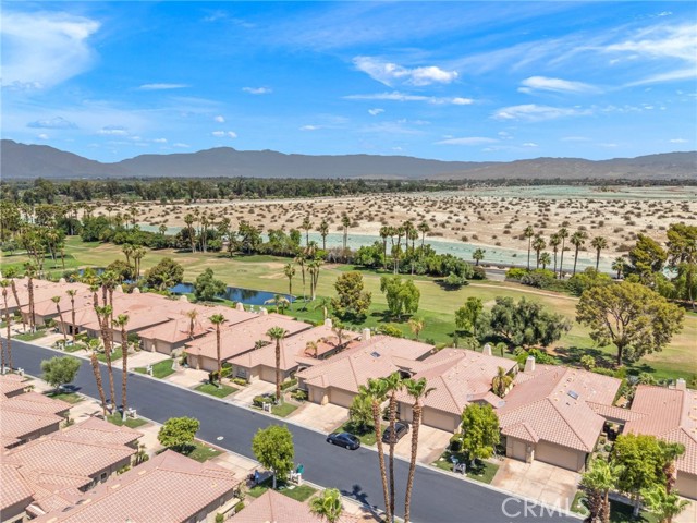 103 N Kavenish Drive, Rancho Mirage CA: https://media.crmls.org/medias/b2040c3c-4df3-4a18-8fc1-3a3fd9d9be71.jpg