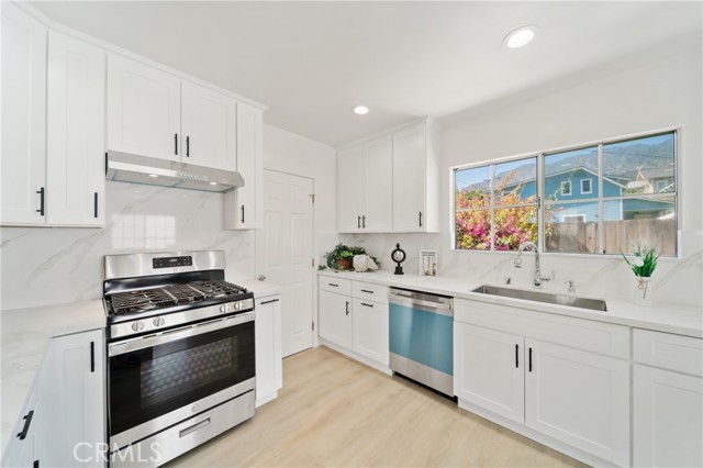 Detail Gallery Image 7 of 19 For 347 Stedman Pl, Monrovia,  CA 91016 - 3 Beds | 3 Baths