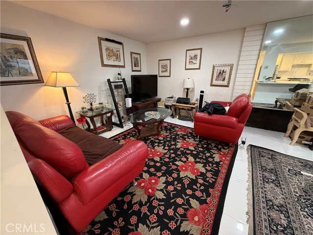 Detail Gallery Image 3 of 19 For 919 Glencliff St, La Habra,  CA 90631 - 2 Beds | 2 Baths