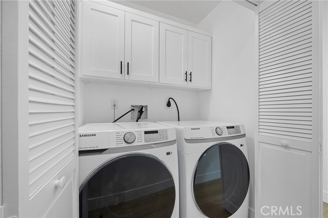 Detail Gallery Image 11 of 17 For 14420 Tiara, Van Nuys,  CA 91401 - 4 Beds | 4 Baths