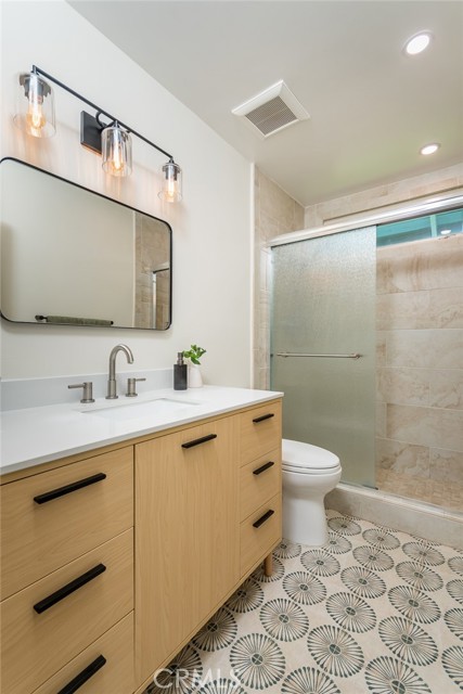 Detail Gallery Image 25 of 38 For 2251 El Arbolita Dr, Glendale,  CA 91208 - 2 Beds | 2 Baths