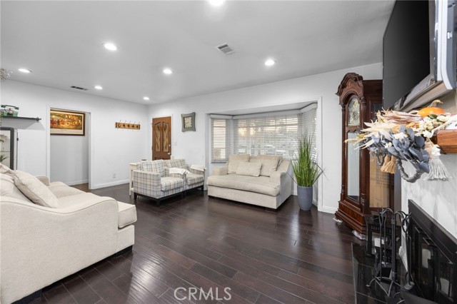 Detail Gallery Image 6 of 48 For 1231 S Baker, Santa Ana,  CA 92707 - 3 Beds | 1 Baths