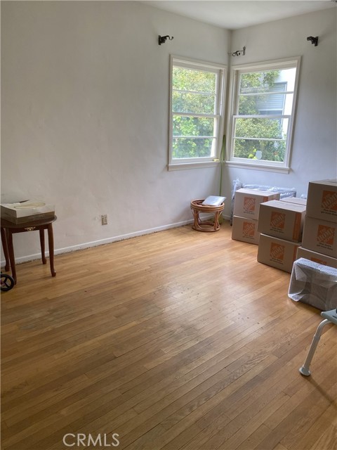 2345 El Sol Avenue, Altadena CA: https://media.crmls.org/medias/b206060f-66e6-4a9e-8d6b-b4dec7ec397d.jpg