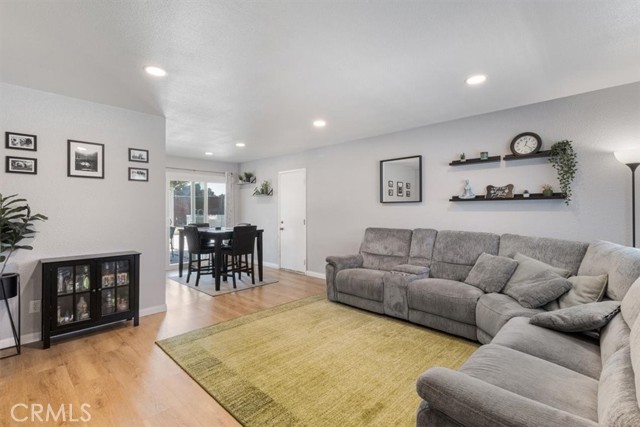 Detail Gallery Image 7 of 63 For 806 S Sandalwood Ave, Bloomington,  CA 92316 - 3 Beds | 2 Baths