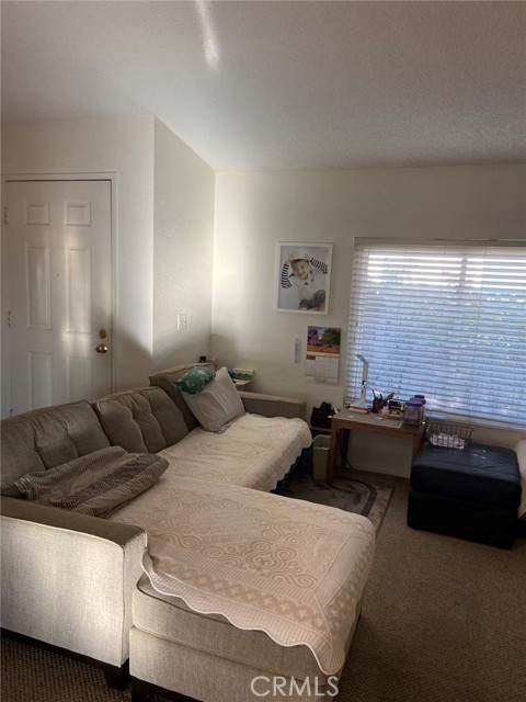 Detail Gallery Image 7 of 13 For 31928 Cinnabar, Castaic,  CA 91384 - 3 Beds | 2 Baths