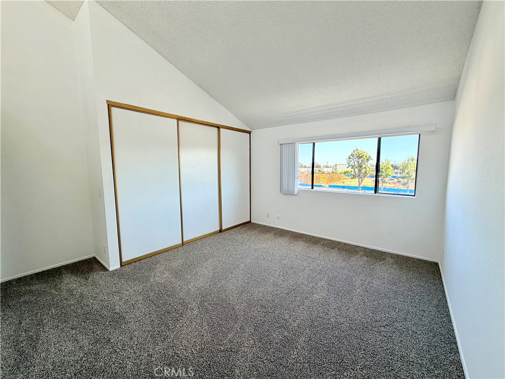 https://media.crmls.org/medias/b2071fbe-2501-4a31-9956-b59d76d0c5fd.jpg?preset=X-Large