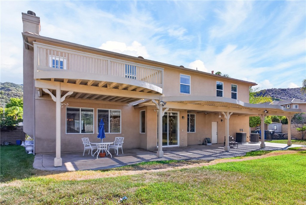 https://media.crmls.org/medias/b20721b7-36d2-4b59-8c8c-6511557c7abd.jpg?preset=X-Large