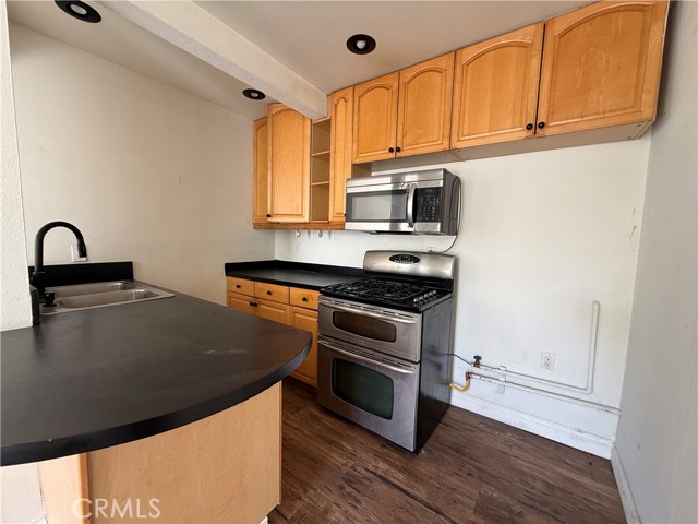 Detail Gallery Image 13 of 19 For 2586 Lake View, Los Angeles,  CA 90039 - 4 Beds | 2 Baths