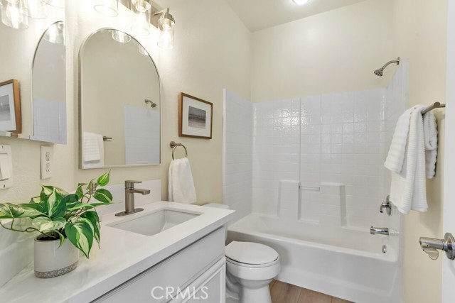 6118 Citracado Circle, Carlsbad CA: https://media.crmls.org/medias/b2088be3-f147-4f16-96a2-cd0eaa494e62.jpg