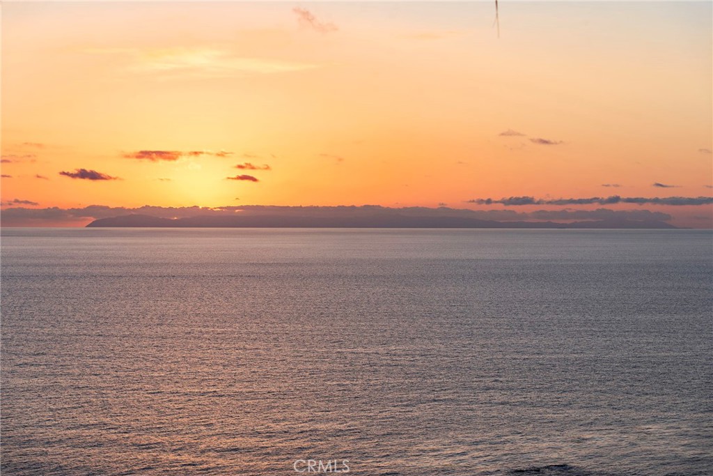 https://media.crmls.org/medias/b208a4b4-108e-43a1-af2e-48cddb3e3de7.jpg?preset=X-Large