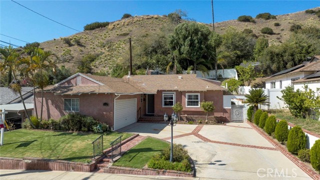 3 Bed Home for Sale in Sun Valley, California
