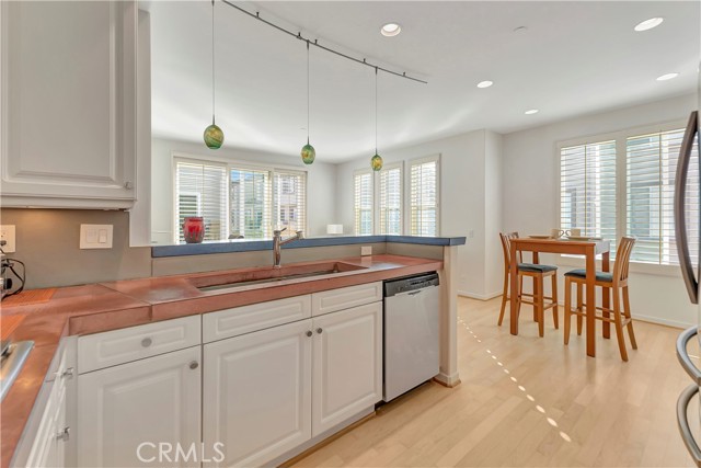 Detail Gallery Image 26 of 48 For 19328 Surfwave Dr, Huntington Beach,  CA 92648 - 3 Beds | 2/1 Baths