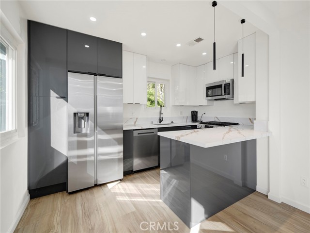 Detail Gallery Image 5 of 22 For 727 Robinson, Los Angeles,  CA 90026 - 3 Beds | 2 Baths