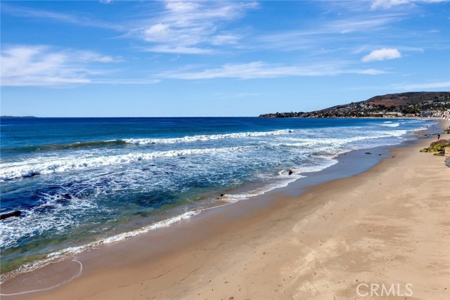 Detail Gallery Image 12 of 27 For 1261 Ocean Front, Laguna Beach,  CA 92651 - 2 Beds | 3/2 Baths