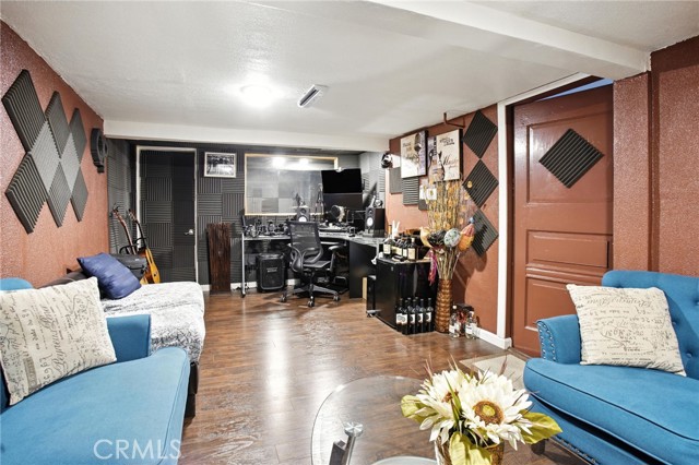 Detail Gallery Image 21 of 39 For 2662 Rich St, Los Angeles,  CA 90039 - 3 Beds | 2 Baths