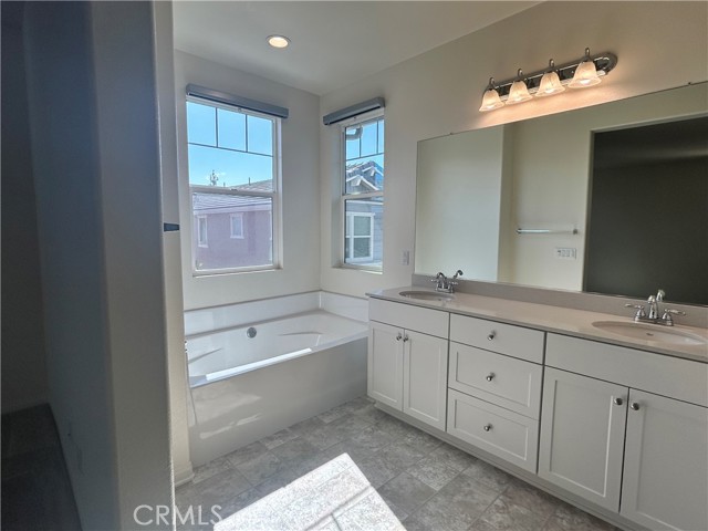 Detail Gallery Image 14 of 23 For 687 S Clementine Ln, Rialto,  CA 92376 - 4 Beds | 2/1 Baths