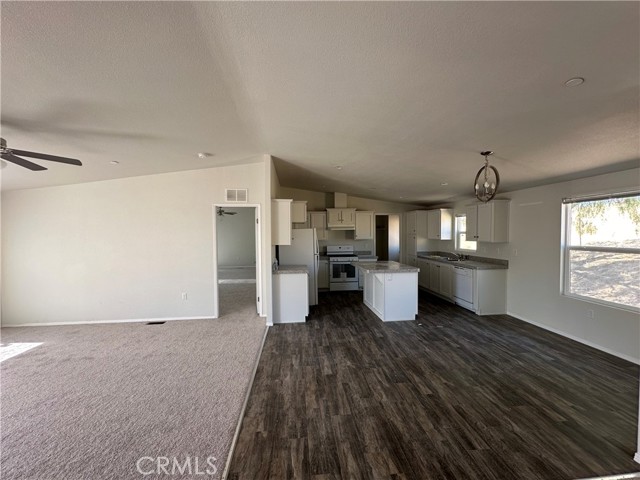 Detail Gallery Image 4 of 19 For 26201 State Highway 74, Perris,  CA 92570 - 4 Beds | 2 Baths