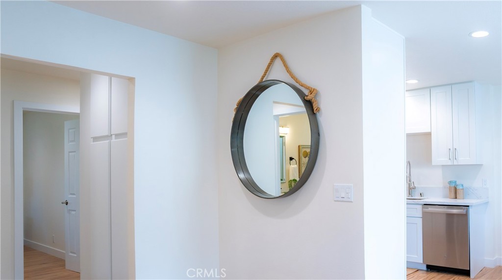 https://media.crmls.org/medias/b20b4fc1-7516-482d-be0d-1ec4127848cd.jpg?preset=X-Large
