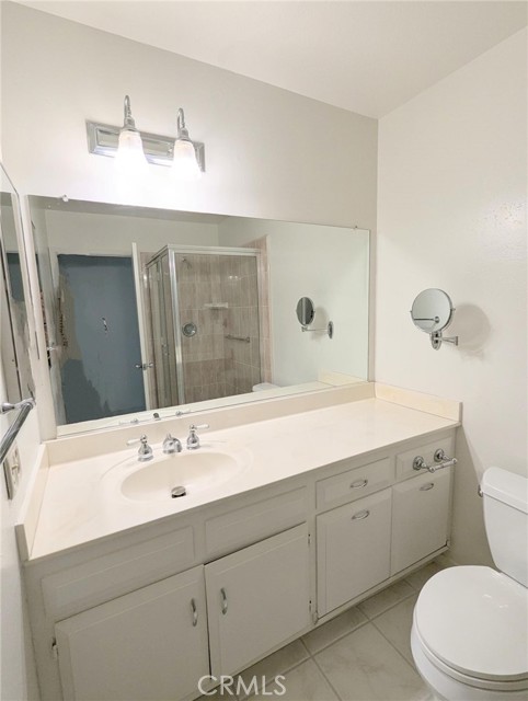 2370 Via Mariposa W, Laguna Woods CA: https://media.crmls.org/medias/b20b5ba1-c1ad-4dec-aee7-4ae671997a58.jpg