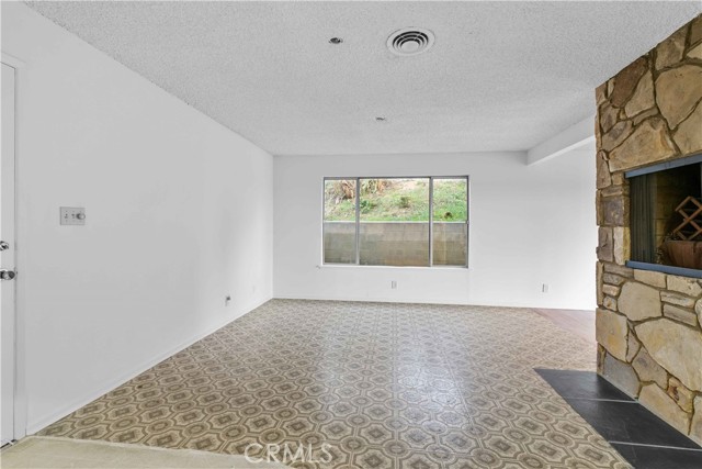 Detail Gallery Image 28 of 63 For 9960 Milburn, Sun Valley,  CA 91352 - 4 Beds | 2 Baths