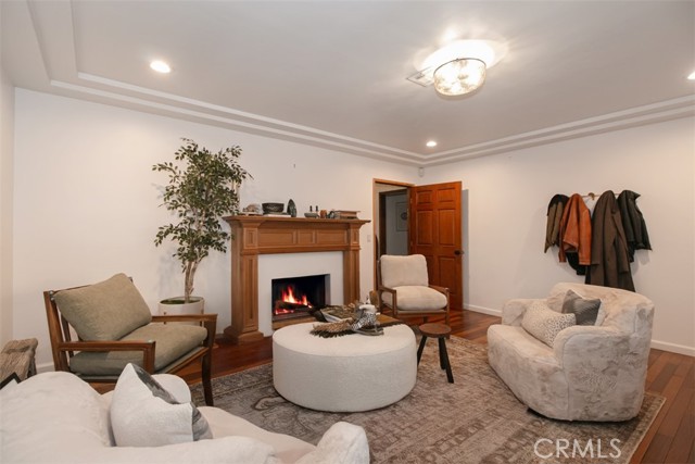 Detail Gallery Image 10 of 33 For 5229 Vantage, Valley Village,  CA 91607 - 3 Beds | 3 Baths