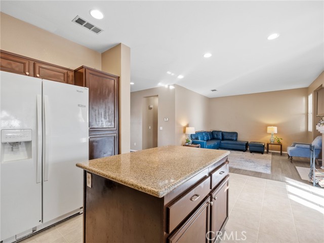 Detail Gallery Image 11 of 35 For 15647 Choctaw Ct, Victorville,  CA 92395 - 3 Beds | 2/1 Baths