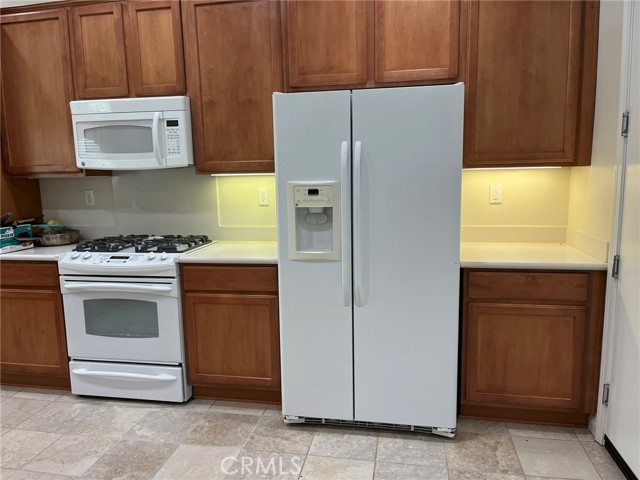 Detail Gallery Image 10 of 36 For 19453 Sunrise Ave, Apple Valley,  CA 92308 - 2 Beds | 2 Baths