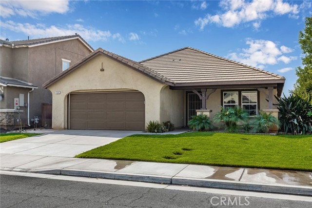 Detail Gallery Image 2 of 27 For 1335 Crown Imperial Ln, Beaumont,  CA 92223 - 3 Beds | 2 Baths