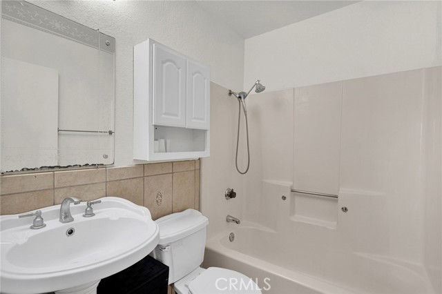 Detail Gallery Image 15 of 23 For 10402 Cimmeron Trail Dr, Adelanto,  CA 92301 - 3 Beds | 2 Baths