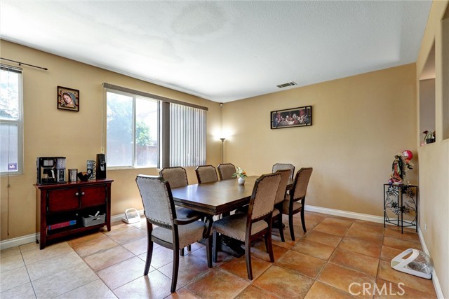 Detail Gallery Image 10 of 48 For 1253 Leopard Ln, Perris,  CA 92571 - 3 Beds | 2/1 Baths