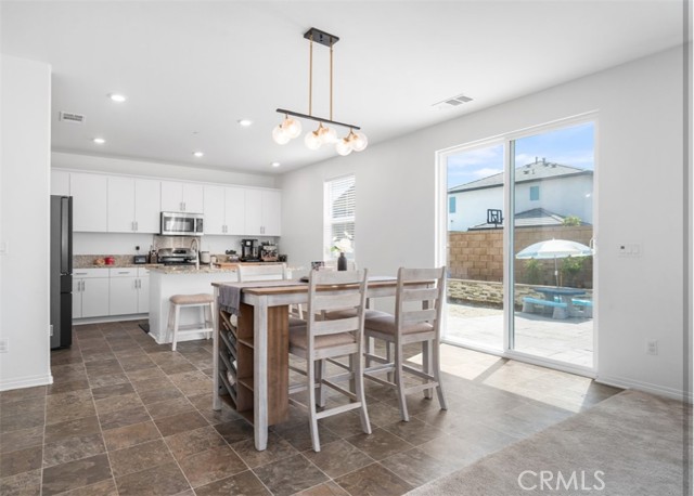 Detail Gallery Image 12 of 50 For 2502 Gunner Ridge Way, Rialto,  CA 92377 - 3 Beds | 2/1 Baths
