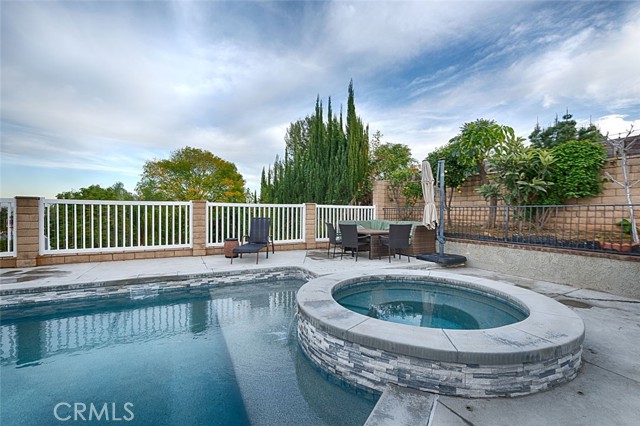 Detail Gallery Image 4 of 52 For 2015 W Ontario, Corona,  CA 92882 - 4 Beds | 2 Baths