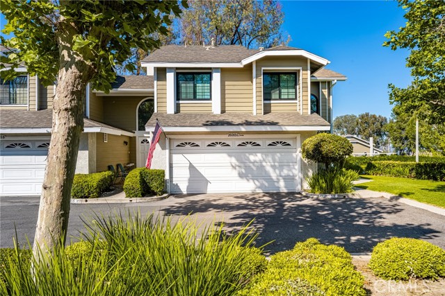 26065 Las Flores, Mission Viejo CA: https://media.crmls.org/medias/b20f3173-7901-4964-ac16-082a70c0b962.jpg