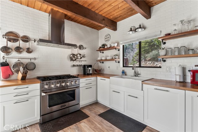 Detail Gallery Image 4 of 46 For 134 St Andrews Dr, Lake Arrowhead,  CA 92352 - 3 Beds | 2/1 Baths