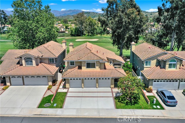 14 Reata, Rancho Santa Margarita CA: https://media.crmls.org/medias/b210b353-3310-4d71-9089-21420b3812ba.jpg