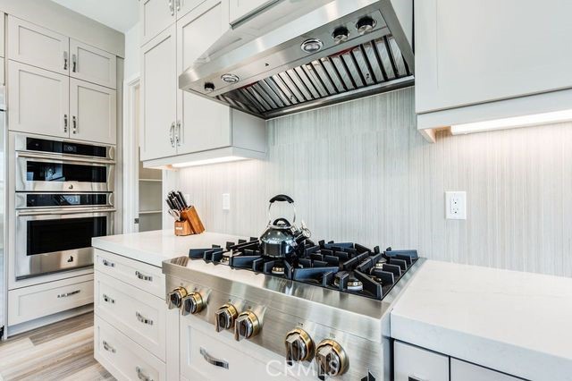 260 Holliston, Lake Forest CA: https://media.crmls.org/medias/b211ee52-5084-4b42-9096-460b75cceaa9.jpg