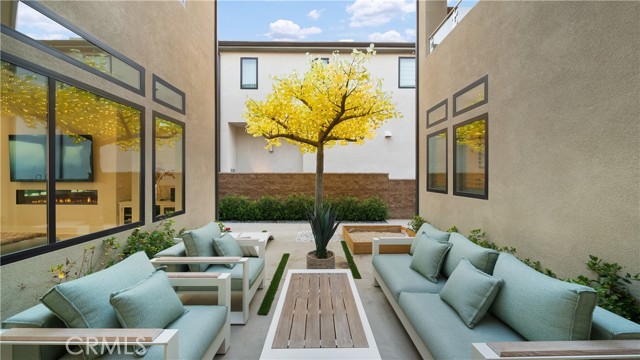 Detail Gallery Image 5 of 71 For 20532 W Birmingham Way, Porter Ranch,  CA 91326 - 4 Beds | 4/1 Baths