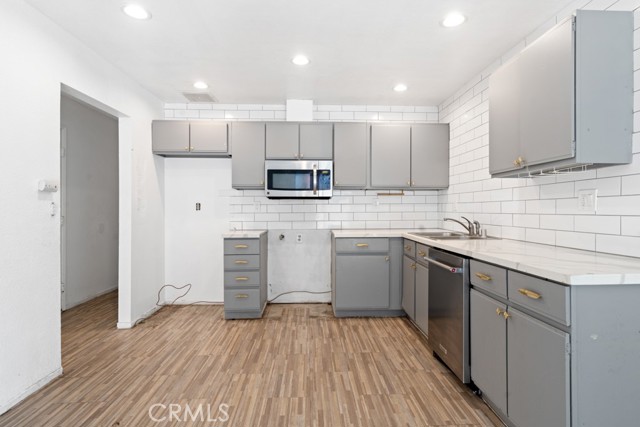2235 W Avenue K14, Lancaster CA: https://media.crmls.org/medias/b2123969-7b2c-42bd-bb1e-deb329b38500.jpg