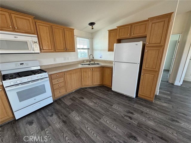 Detail Gallery Image 11 of 74 For 11388 Coyote Dr, Apple Valley,  CA 92308 - 3 Beds | 2 Baths