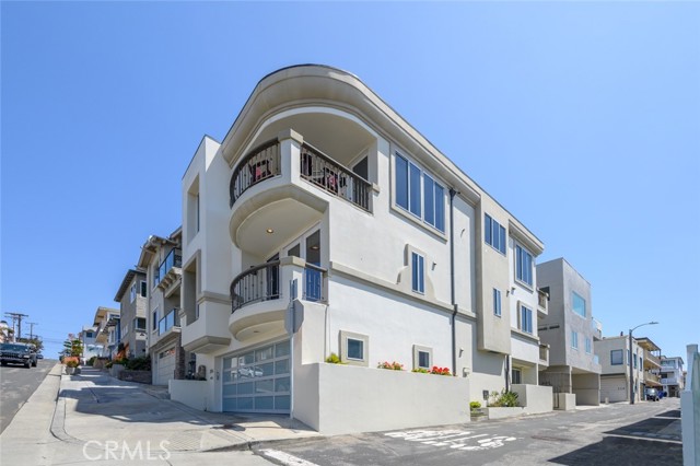 Detail Gallery Image 2 of 53 For 216 23rd St, Manhattan Beach,  CA 90266 - 4 Beds | 3 Baths