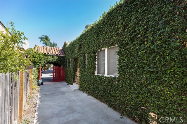 Detail Gallery Image 12 of 42 For 219 S Hamel Dr, Beverly Hills,  CA 90211 - 4 Beds | 2 Baths