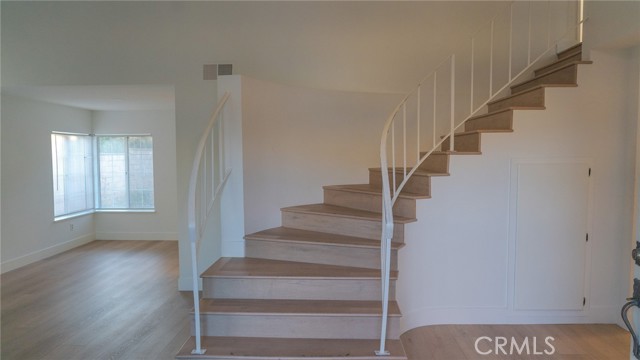 Detail Gallery Image 4 of 36 For 21 Fillmore, Irvine,  CA 92620 - 4 Beds | 2/1 Baths