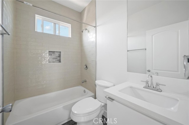 532 W Vernon Avenue, Los Angeles CA: https://media.crmls.org/medias/b21456a9-d00a-42c3-81f3-58fa89ead7ab.jpg