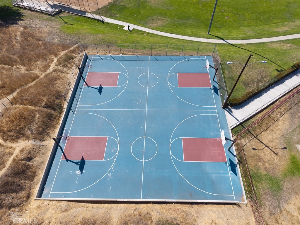 https://media.crmls.org/medias/b21545ce-f60e-4500-92a1-28edb92cba18.jpg?preset=X-Large