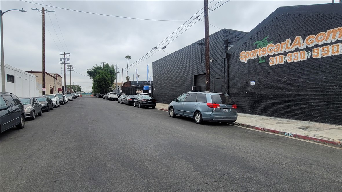 425 E 58th Street, Los Angeles, California 90011, ,Commercial Lease,For Rent,425 E 58th Street,CRAR23108717