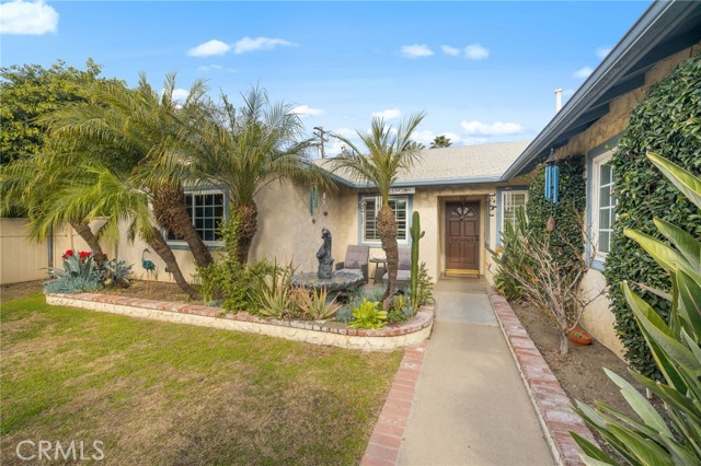 Detail Gallery Image 4 of 54 For 6021 Ivory Cir, Huntington Beach,  CA 92647 - 4 Beds | 2 Baths