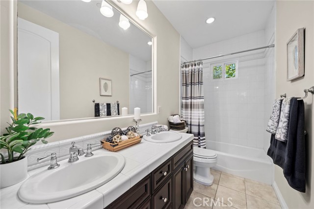 Detail Gallery Image 25 of 64 For 17272 Tidalridge Ln, Huntington Beach,  CA 92649 - 4 Beds | 2/1 Baths