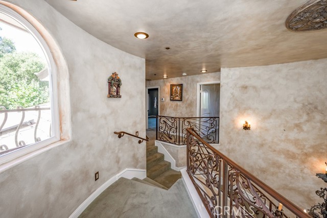 Detail Gallery Image 9 of 63 For 371 Donlin Ln, Newbury Park,  CA 91320 - 4 Beds | 3/1 Baths